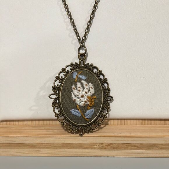 Floral Embroidered Pendant Necklace - Picture 2 of 4